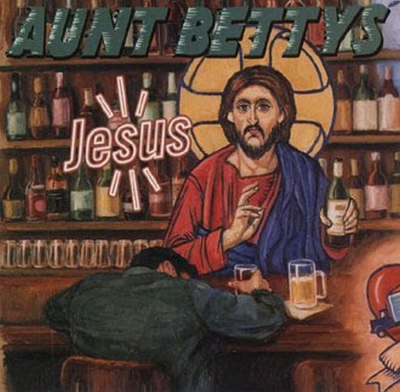 Un grabado de Jesús con una botella en la mano y sobre una mesa un hombre ebrio con unos jarros de cerveza  se lee tia betty