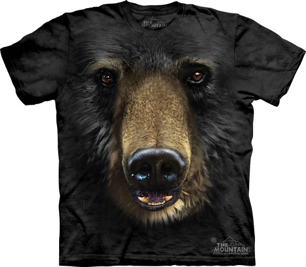 Vemos una camiseta color negro donde vemos un perro estampado en ella donde se observa lojos nariz y hocico del perro  es una buena camiseta