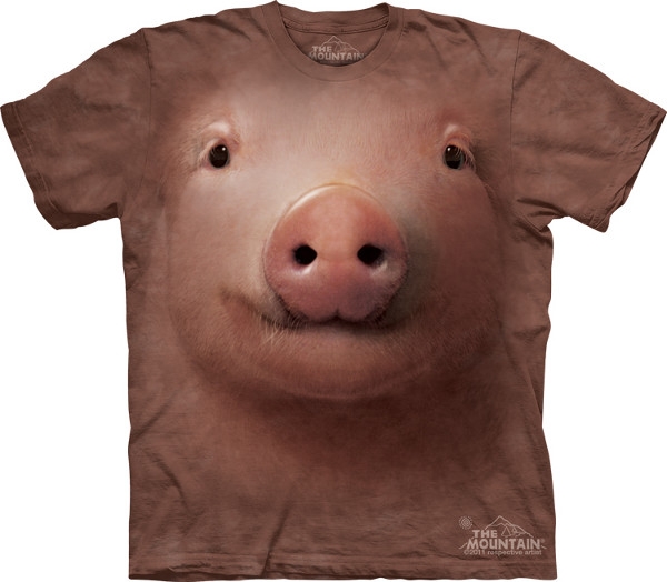 Tenemos una camiseta color habano con un cerdo pintado en ella 