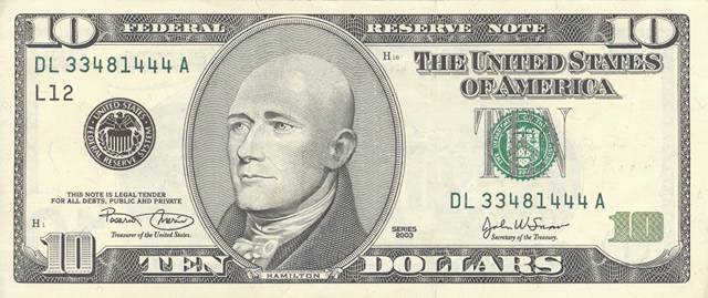 Tenemos ahora el billete de cinco dolares todo se ve igual  no ha cambiado sino el presidente que esta calvo