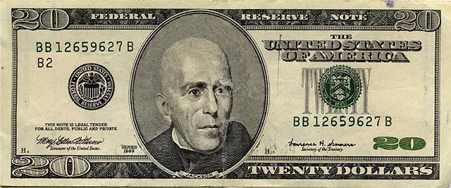 Ahora vemos el billete de veinte dolares todo se conserva todo lo que esta impreso en cada billete y la figura presidencial que aparece sin pelo 