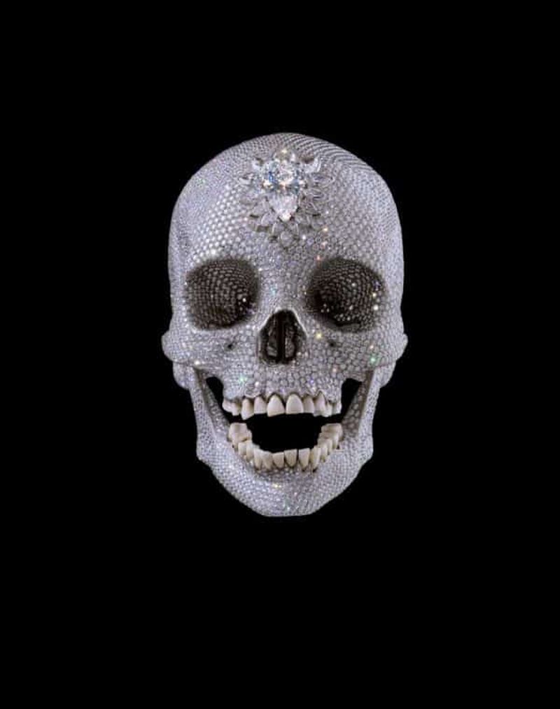cráneo humano fundido en platino 