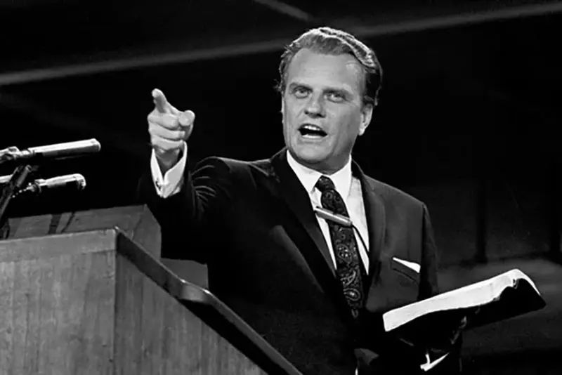 Billy Graham predicando la palabra