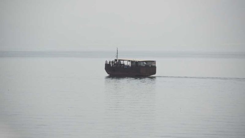 Barco sobre el Mar de Galilea