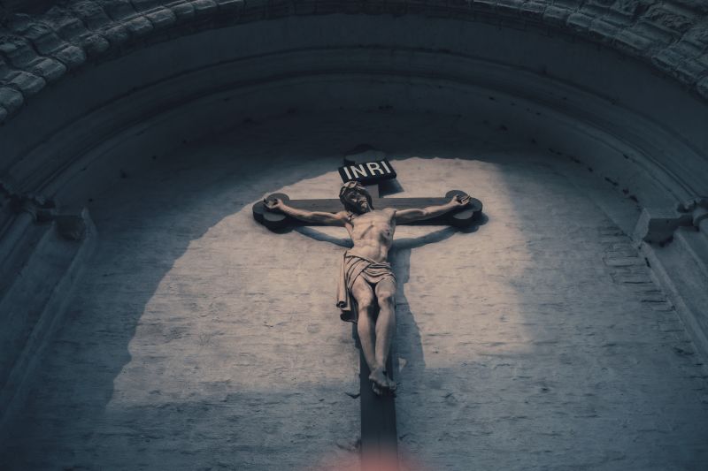 Una representación de Jesús en la cruz