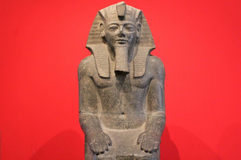Una escultura de Ramsés II