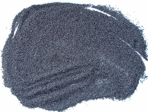 Vemos un polvo negro compuesto por granulos negros