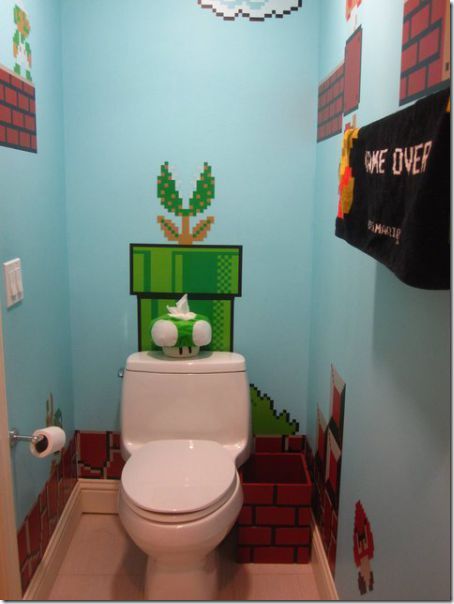 En el baño cada vez mas decorado con Mario brooz anora tiene mas decoracion  sobre el tema