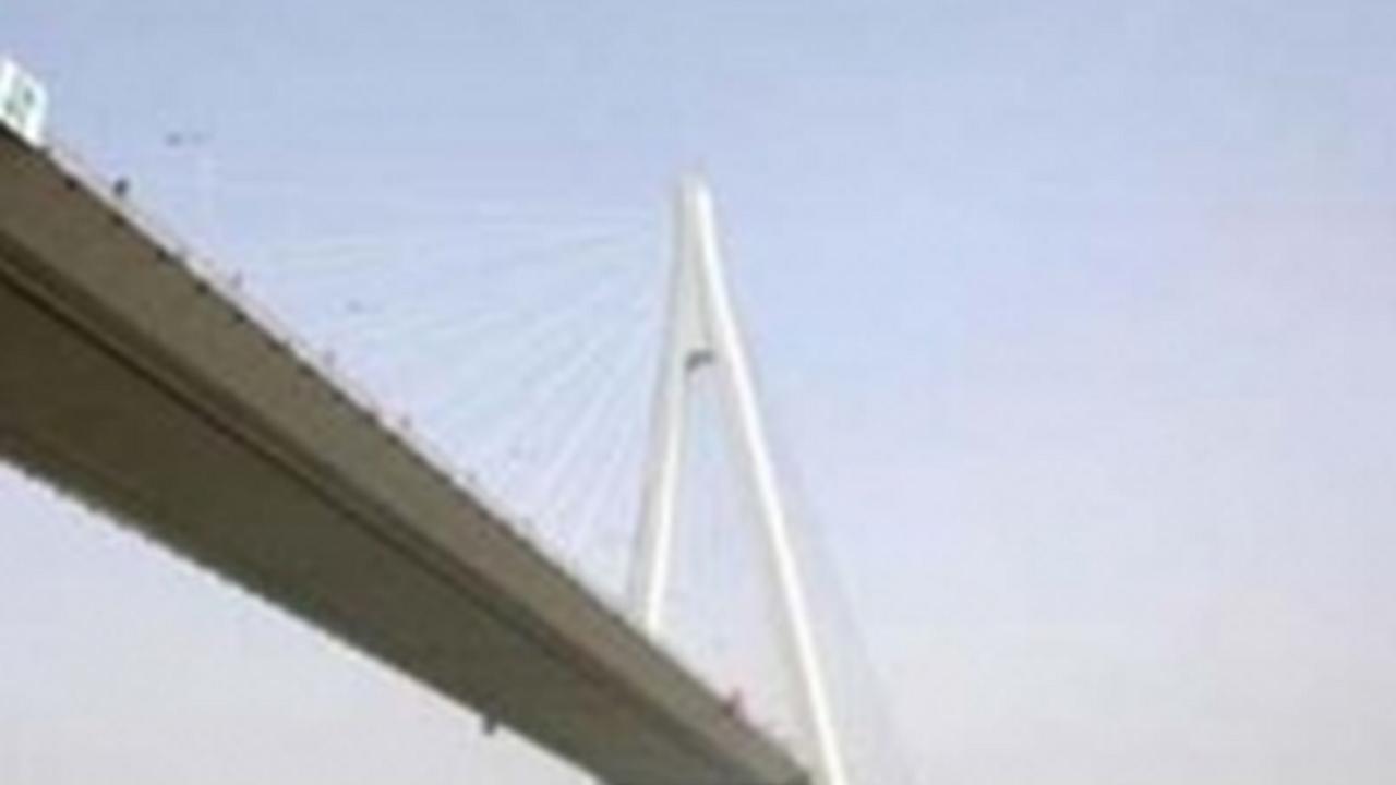 China inaugura el puente más largo del mundo