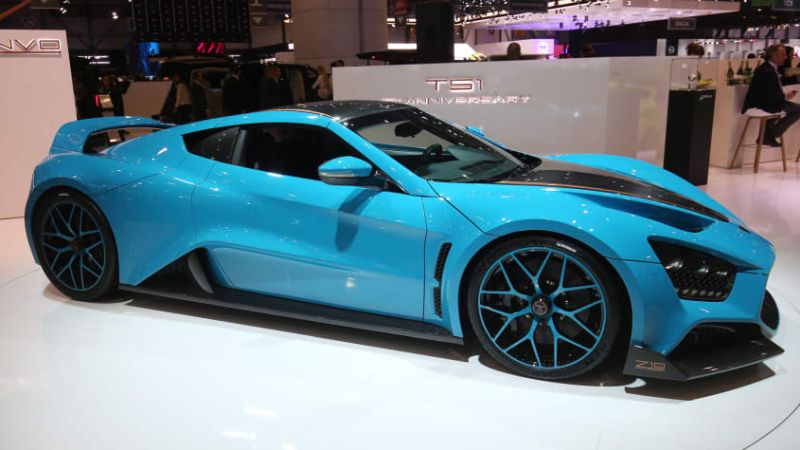 Carro deportivo color azul