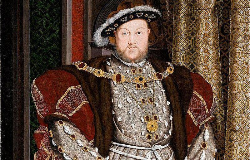 Hombre de mala cara y prendas muy caras