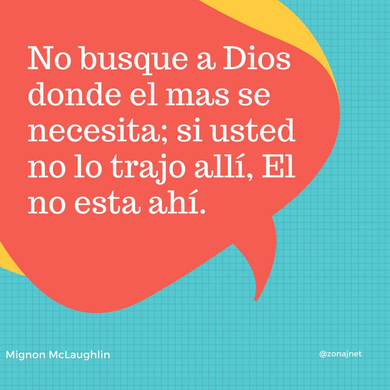 Vemos un cuadro con fondo azul claro en pequeñas cuadriculas y luego una figura donde se muestra el mensaje en letras de color blanco