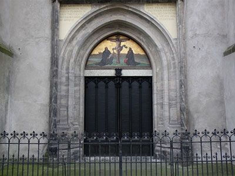 entrada de una iglesia