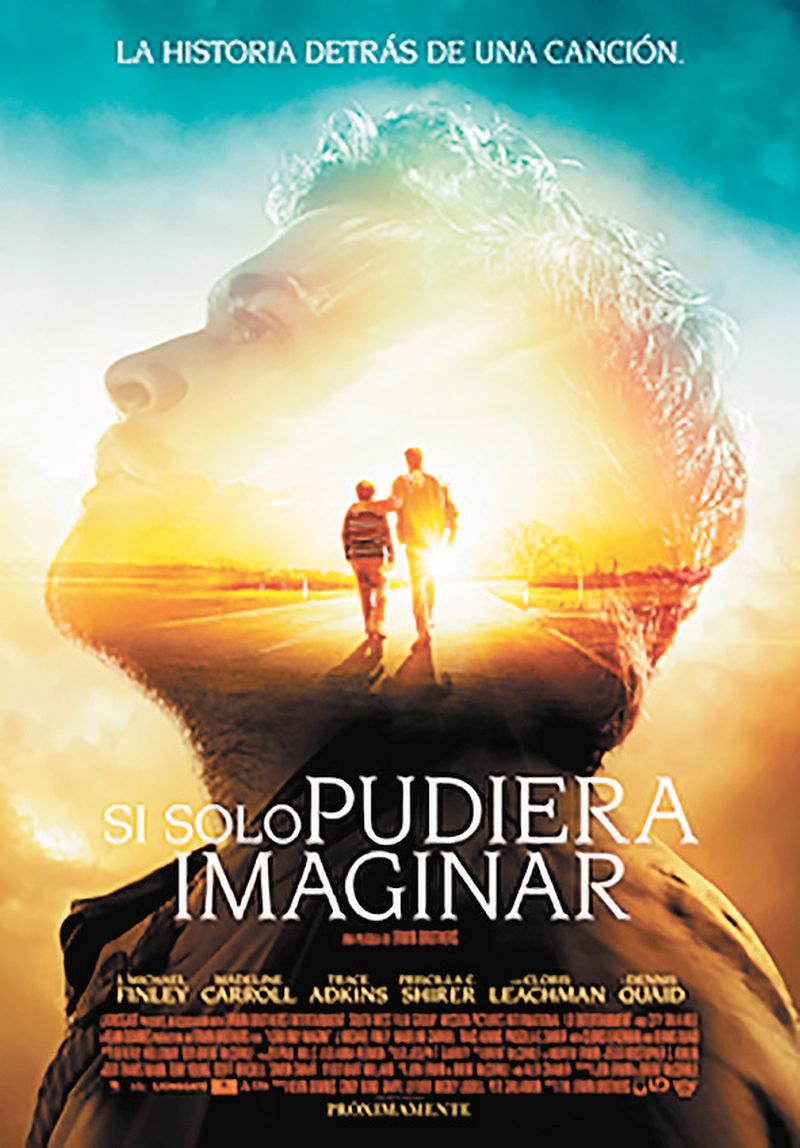 Un himbre y un niño caminando