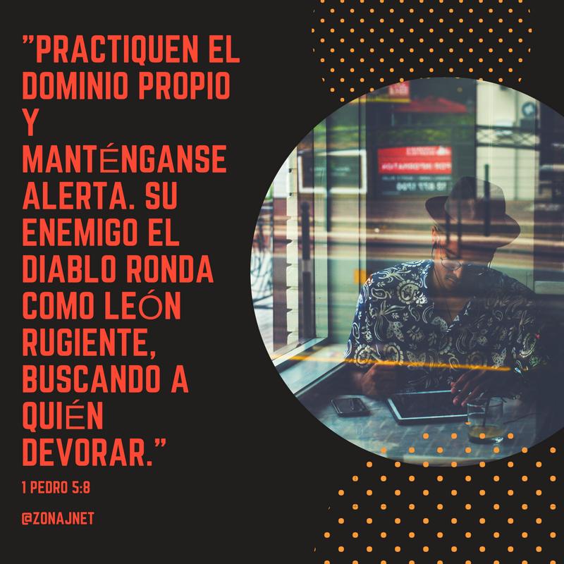 Vemos unas letras naranjas sobre una base negra donde  advierte  sobre el diablo