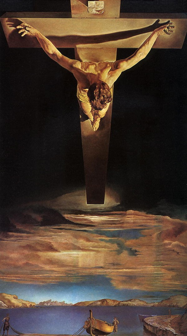 Una pintura imponente de jesús crucificado visto desde otro ángulo  
